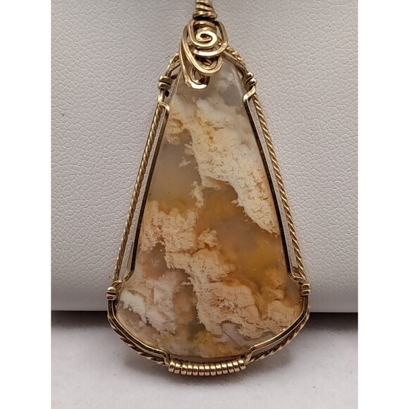 Natural Stone Pendant In 14-16K Wire 2.25" Long 1" Wide - Picture 2 of 7